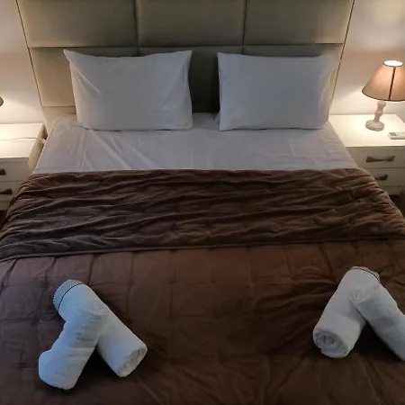 Modern Comfy * Athens