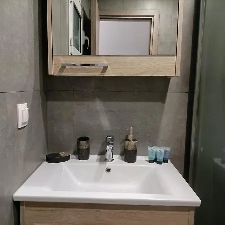 Modern Comfy * Athens